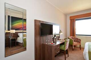 Отель Nox Hotel Galway Голуэй Номер с кроватью размера «king-size»-4